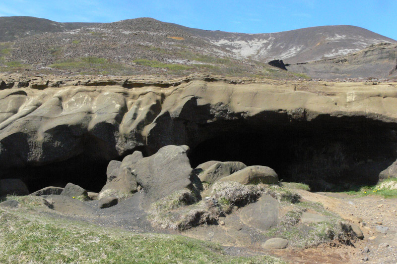 The caves Laugarvatnshellir